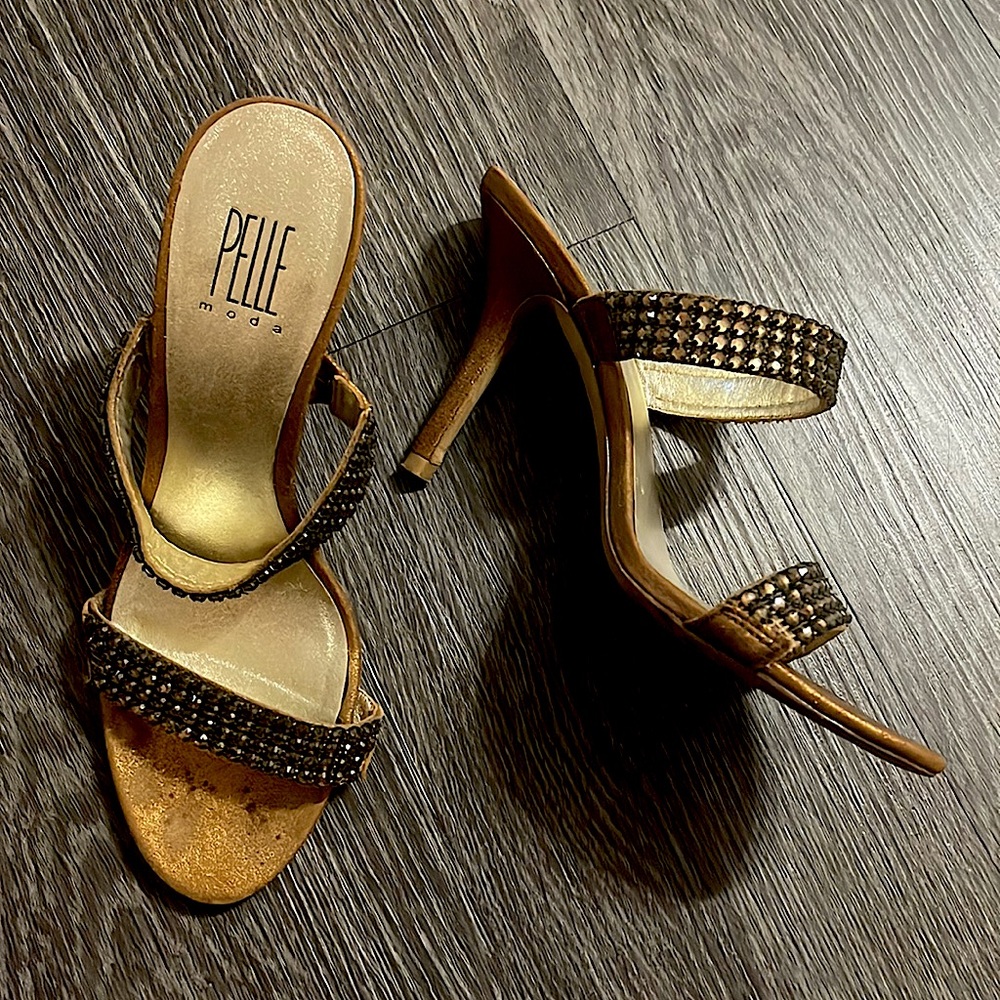 Pelle moda $185 metallic bronze with glass amber stone heels